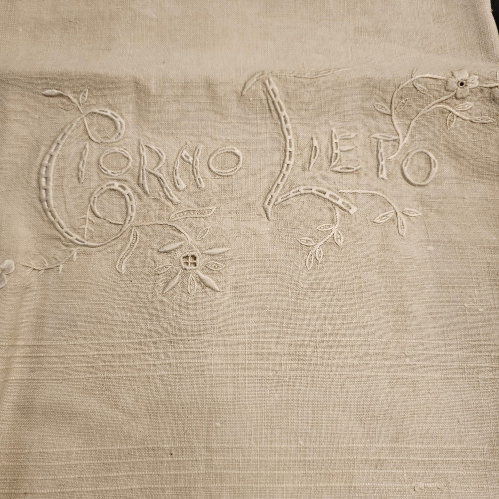 Vintage Italian Hand Embroidered Linen Runner Giorno Lieto Cream Macrame Fringe